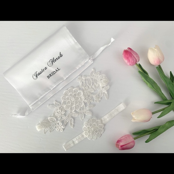 Flower Lace Bridal Garter Set - Picture 2 of 3